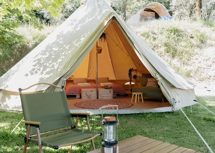 Кемпинг Quinta Valbom Селорику-ди-Башту